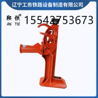 鞍铁LT-02A15手动齿条起道机矿山施工器材实用性强　