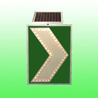 平度公路线形诱导标志 太阳能发光标志牌交通设施厂家