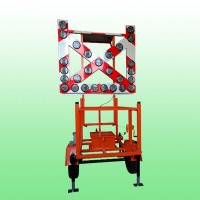 新乐市拖挂式交通标志车 太阳能施工导向标志车价格