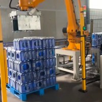 膜包矿泉水搬运智能码垛机器人