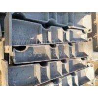 山西防撞护栏支架订做厂家_河北泊泉机械制造定制铸铁桥梁支架