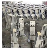 北京护栏支架制造~河北泊泉机械定做高速公路桥梁防撞护栏支架立柱