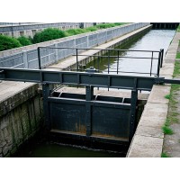 福建福州闸门生产厂家自动化闸门起重机应用实践全解析