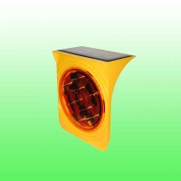 同步太阳能小黄灯 太阳能路障警示灯