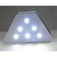 咸宁梯形太阳能轮廓标 同步发光轮廓标 交通设施厂家