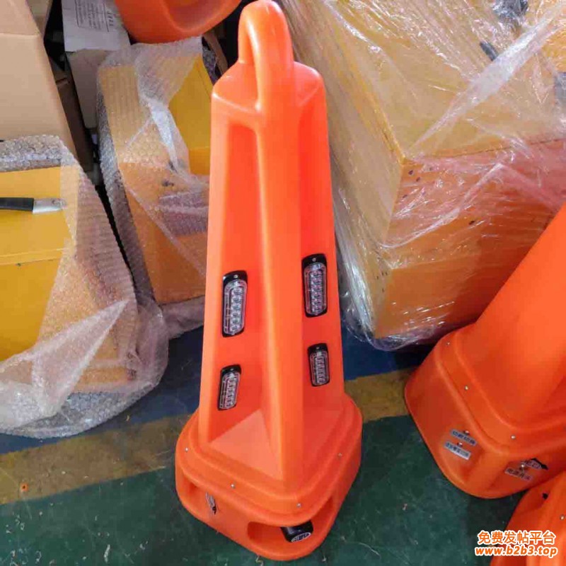 声光警示路锥