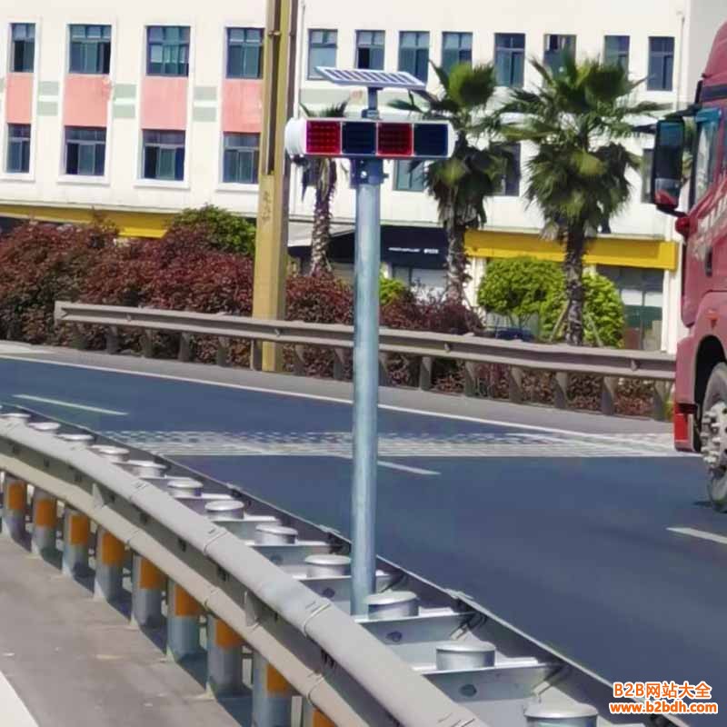 双面太阳能警示灯