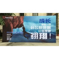 西安迎新展板搭建,西安开学迎新喷绘桁架,校园广告牌租赁搭建