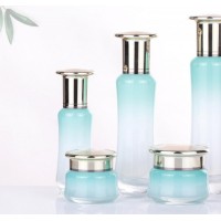 玻璃瓶喷漆厂家，化妆品瓶喷漆厂家