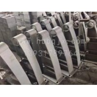 江苏高速公路护栏立柱订制厂家~河北泊泉机械生产防撞护栏立柱